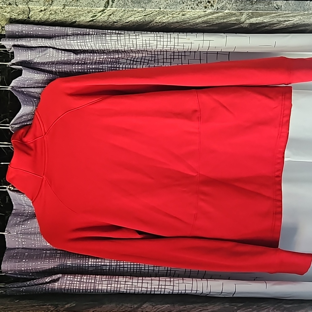 Athleta Pull Over- Mint Condition - image 5